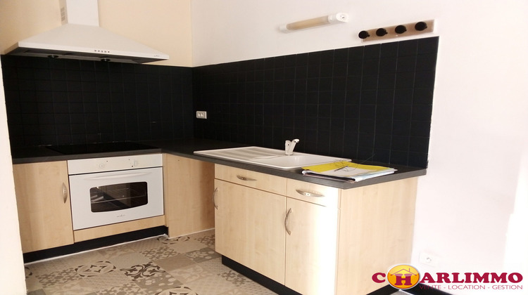 Ma-Cabane - Location Appartement Chabanais, 61 m²