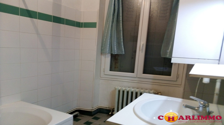 Ma-Cabane - Location Appartement Chabanais, 61 m²