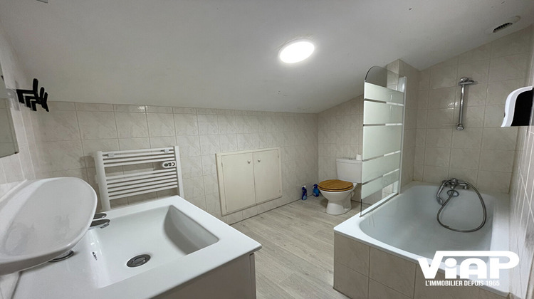 Ma-Cabane - Location Appartement CHALUS, 74 m²