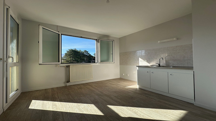 Ma-Cabane - Location Appartement CHAMBERY, 72 m²