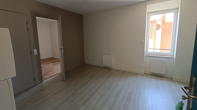 Ma-Cabane - Location Appartement Chambost-longessaigne, 48 m²