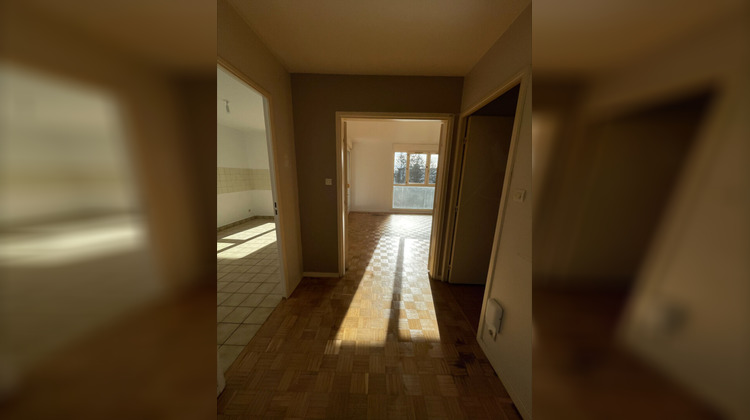 Ma-Cabane - Location Appartement CHAMPAGNE-AU-MONT-D'OR, 0 m²