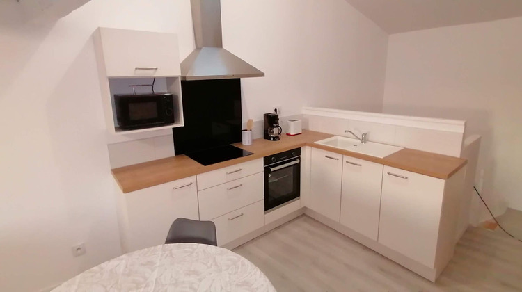 Ma-Cabane - Location Appartement CHAMPDENIERS-SAINT-DENIS, 54 m²