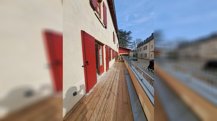 Ma-Cabane - Location Appartement CHARBONNIERES-LES-BAINS, 45 m²