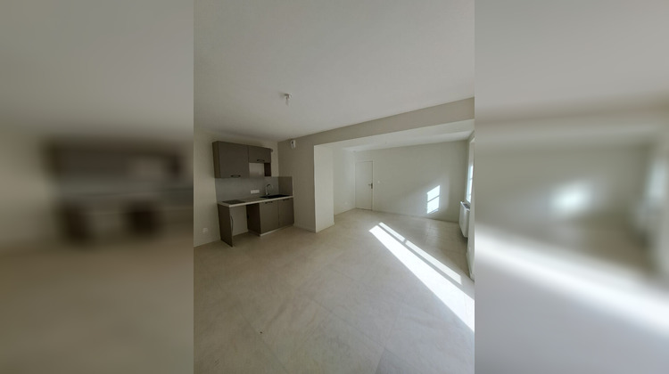 Ma-Cabane - Location Appartement CHARBONNIERES-LES-BAINS, 45 m²