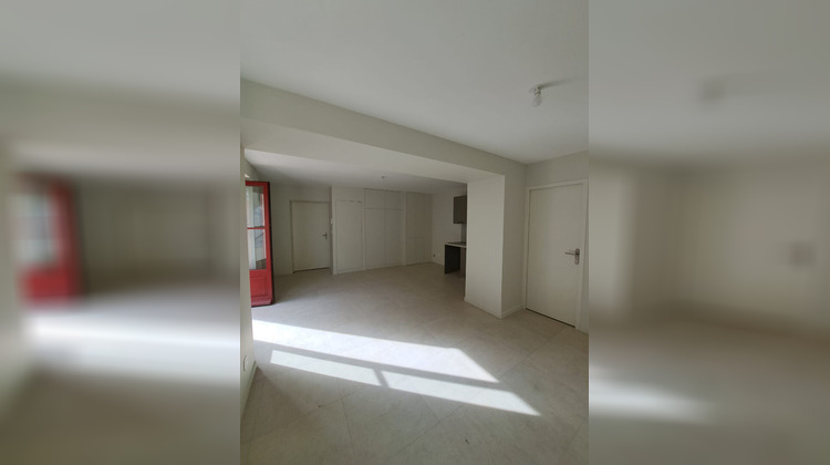 Ma-Cabane - Location Appartement CHARBONNIERES-LES-BAINS, 45 m²