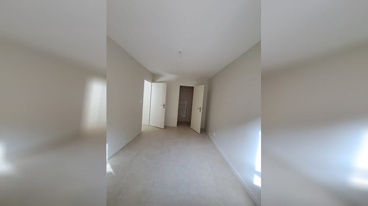 Ma-Cabane - Location Appartement CHARBONNIERES-LES-BAINS, 45 m²