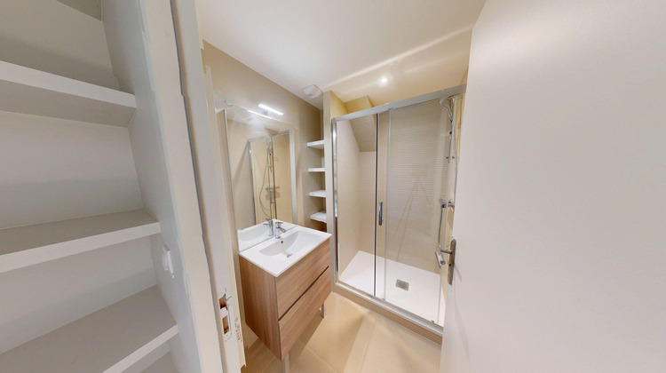 Ma-Cabane - Location Appartement CHARBONNIERES-LES-BAINS, 60 m²