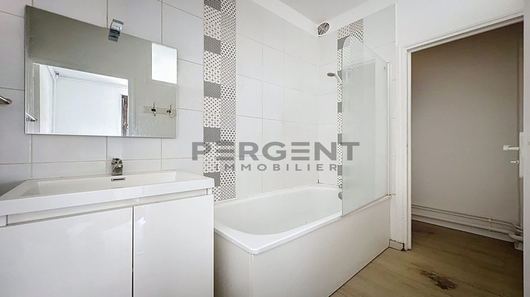 Ma-Cabane - Location Appartement Charleville-Mézières, 29 m²