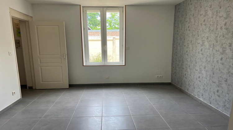 Ma-Cabane - Location Appartement Charmes, 47 m²