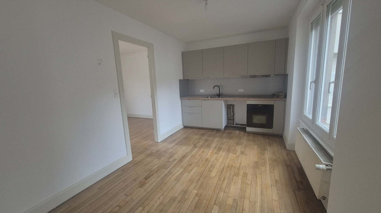 Ma-Cabane - Location Appartement CHARMES, 142 m²