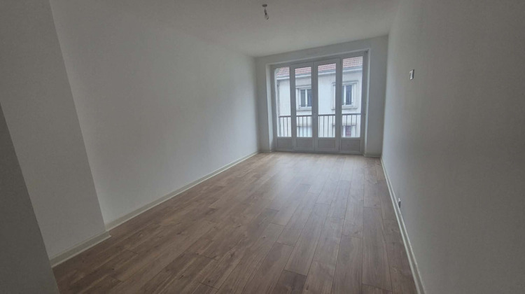 Ma-Cabane - Location Appartement CHARMES, 142 m²