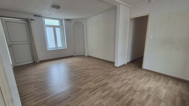 Ma-Cabane - Location Appartement CHARMES, 64 m²