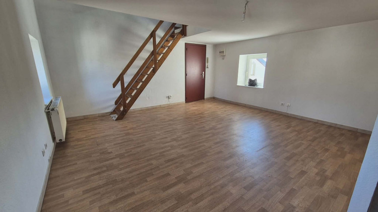 Ma-Cabane - Location Appartement CHARMES, 69 m²