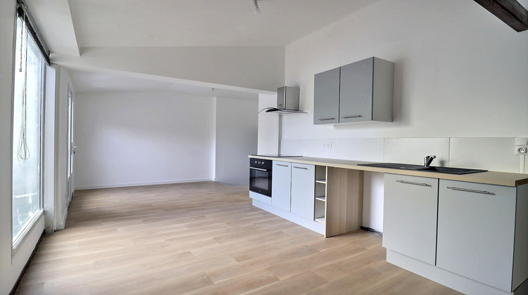 Ma-Cabane - Location Appartement CHARMES, 61 m²