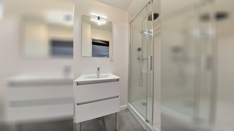 Ma-Cabane - Location Appartement CHARMES, 61 m²