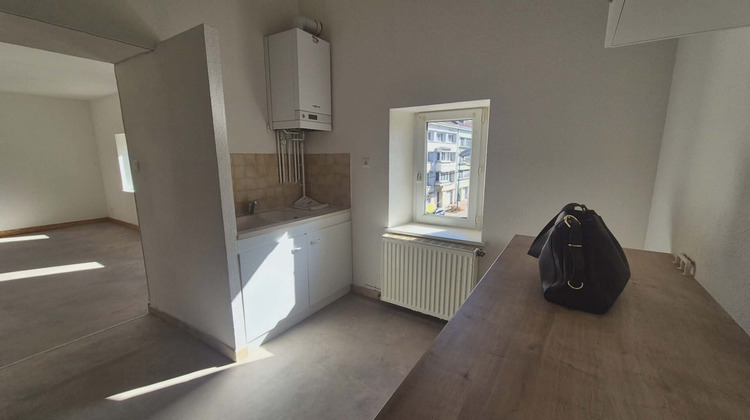 Ma-Cabane - Location Appartement CHARMES, 62 m²