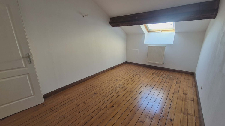 Ma-Cabane - Location Appartement CHARMES, 62 m²