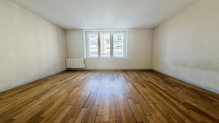 Ma-Cabane - Location Appartement Charmes, 92 m²