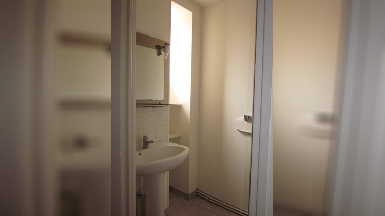 Ma-Cabane - Location Appartement Chasseneuil-du-Poitou, 32 m²