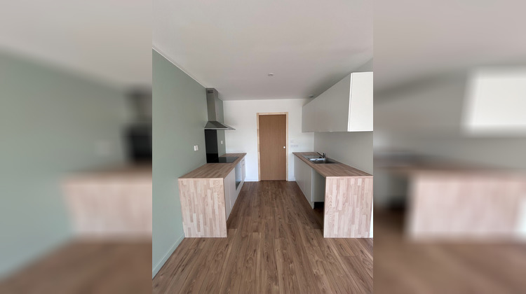 Ma-Cabane - Location Appartement Chasseneuil-du-Poitou, 80 m²
