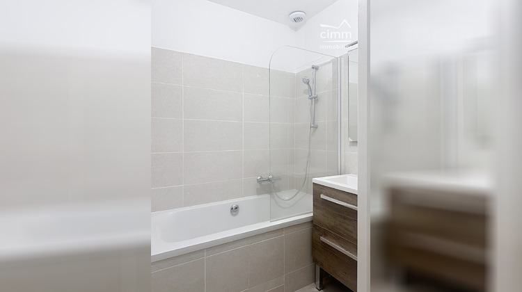 Ma-Cabane - Location Appartement Château-Renard, 61 m²