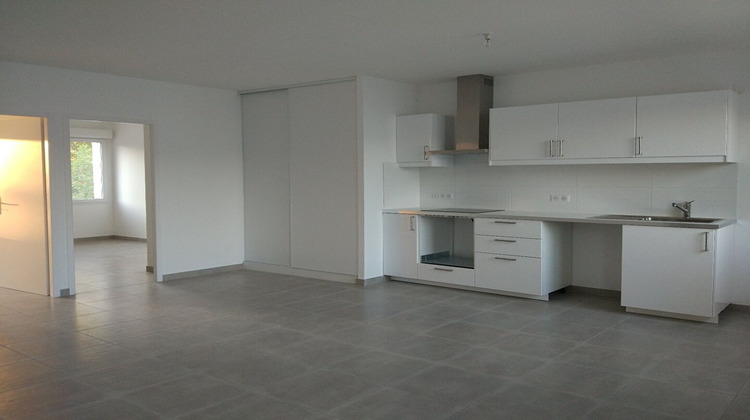 Ma-Cabane - Location Appartement CHATEAUNEUF-LE-ROUGE, 60 m²