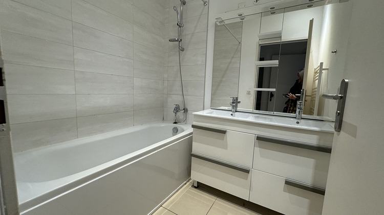 Ma-Cabane - Location Appartement CHATEAUNEUF-LE-ROUGE, 60 m²