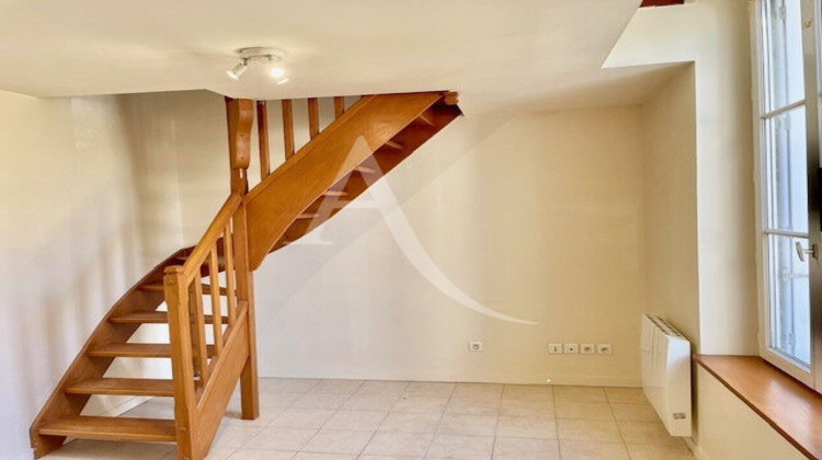 Ma-Cabane - Location Appartement CHATEAUNEUF-SUR-LOIRE, 17 m²