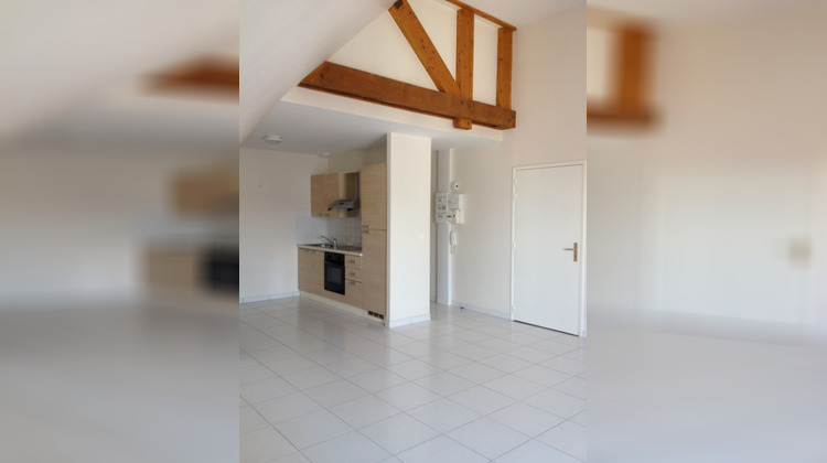 Ma-Cabane - Location Appartement CHATEAUNEUF-SUR-LOIRE, 57 m²
