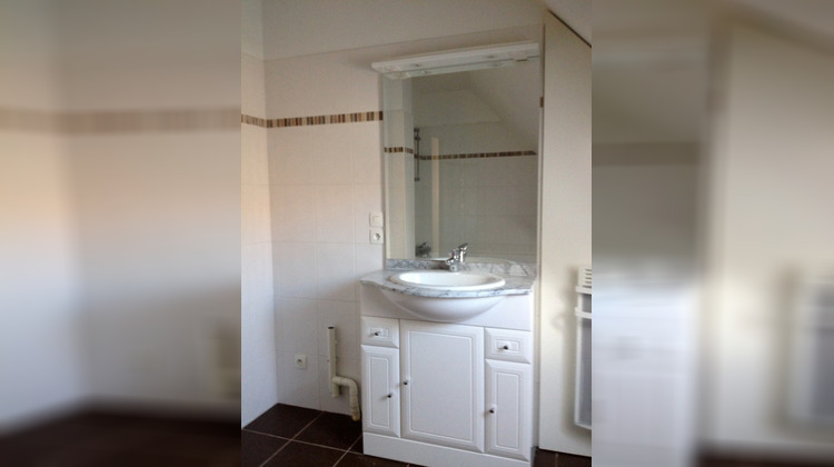 Ma-Cabane - Location Appartement CHATEAUNEUF-SUR-LOIRE, 57 m²