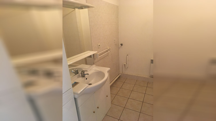 Ma-Cabane - Location Appartement CHATEAUNEUF-SUR-SARTHE, 44 m²