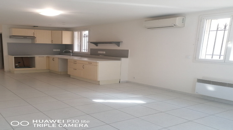 Ma-Cabane - Location Appartement CHATEAURENARD, 56 m²