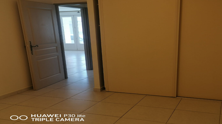 Ma-Cabane - Location Appartement CHATEAURENARD, 56 m²