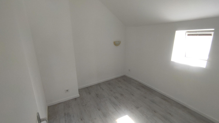 Ma-Cabane - Location Appartement CHATELLERAULT, 78 m²