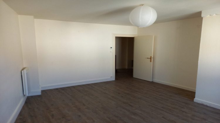 Ma-Cabane - Location Appartement Chazay-d'Azergues, 60 m²
