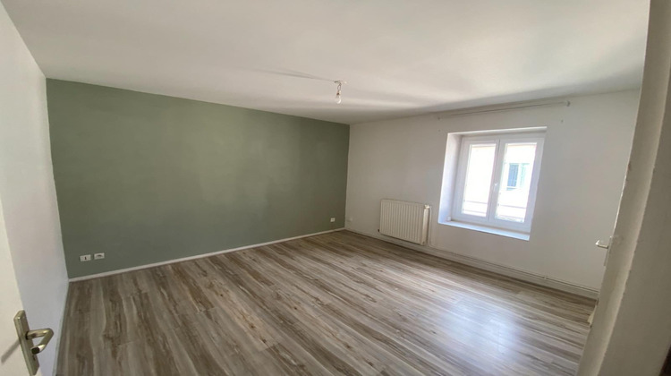 Ma-Cabane - Location Appartement Chazelles-sur-Lyon, 79 m²