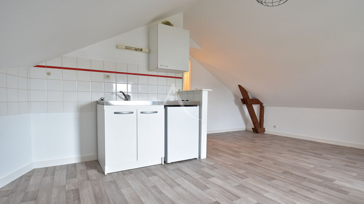 Ma-Cabane - Location Appartement CHEMILLE, 15 m²