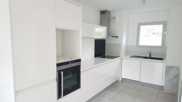 Ma-Cabane - Location Appartement CHENS-SUR-LEMAN, 75 m²