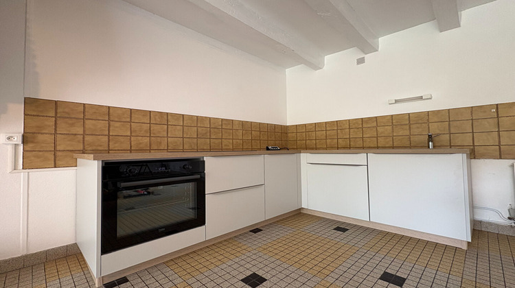 Ma-Cabane - Location Appartement CHERVES, 80 m²