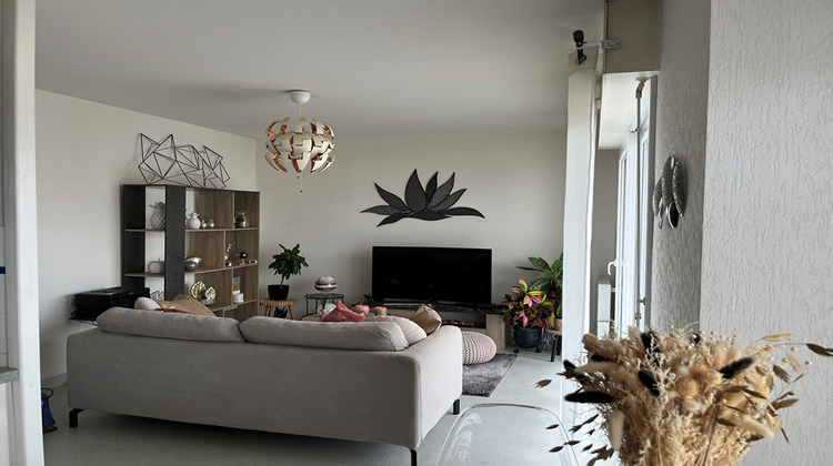 Ma-Cabane - Location Appartement CHEVAIGNE, 44 m²