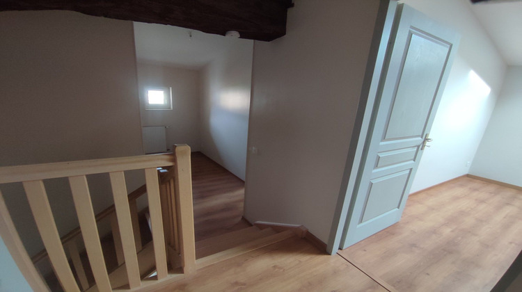 Ma-Cabane - Location Appartement Chuzelles, 127 m²