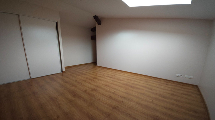 Ma-Cabane - Location Appartement Chuzelles, 127 m²