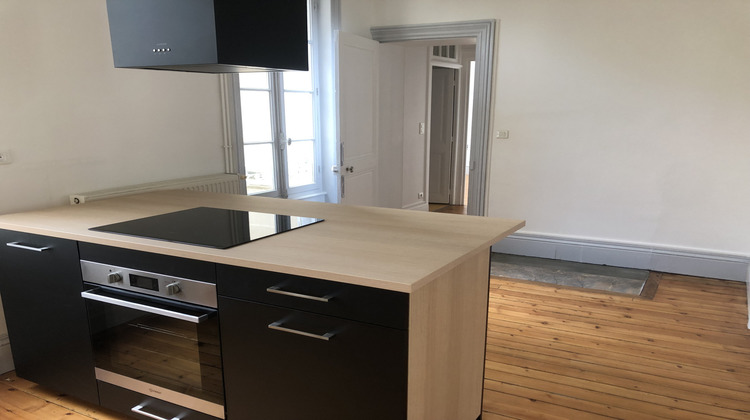 Ma-Cabane - Location Appartement Cognac, 80 m²