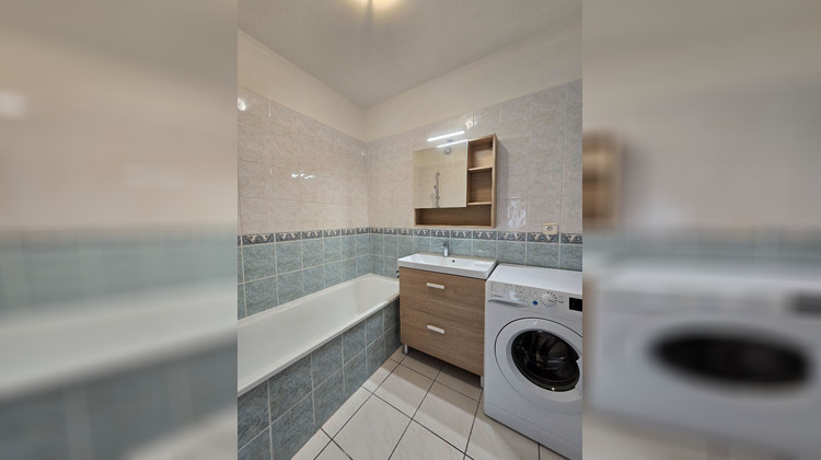Ma-Cabane - Location Appartement COLLONGES-SOUS-SALEVE, 65 m²