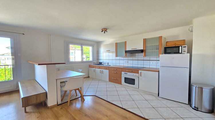 Ma-Cabane - Location Appartement COLLONGES-SOUS-SALEVE, 50 m²