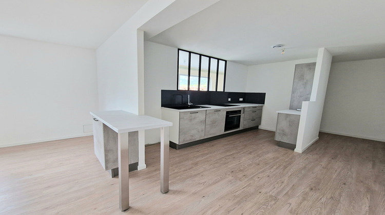 Ma-Cabane - Location Appartement COLLONGES-SOUS-SALEVE, 61 m²