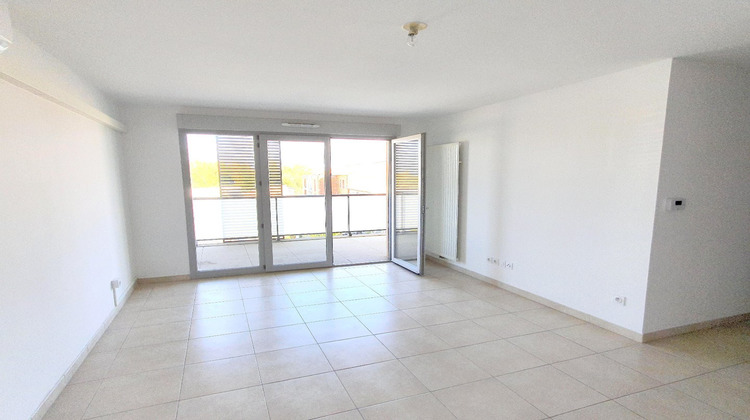 Ma-Cabane - Location Appartement COLOMBIERS, 62 m²