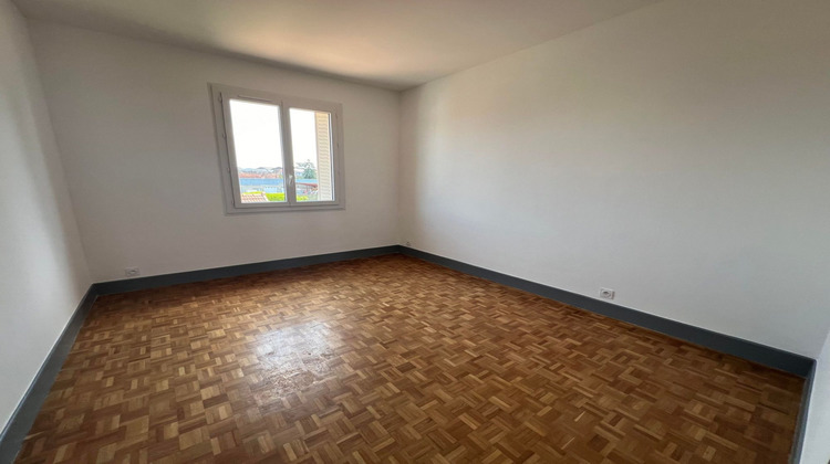 Ma-Cabane - Location Appartement Commentry, 75 m²
