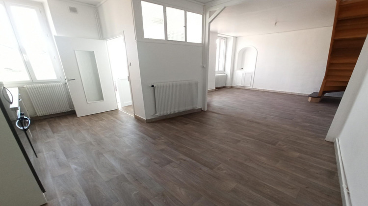 Ma-Cabane - Location Appartement Commentry, 65 m²